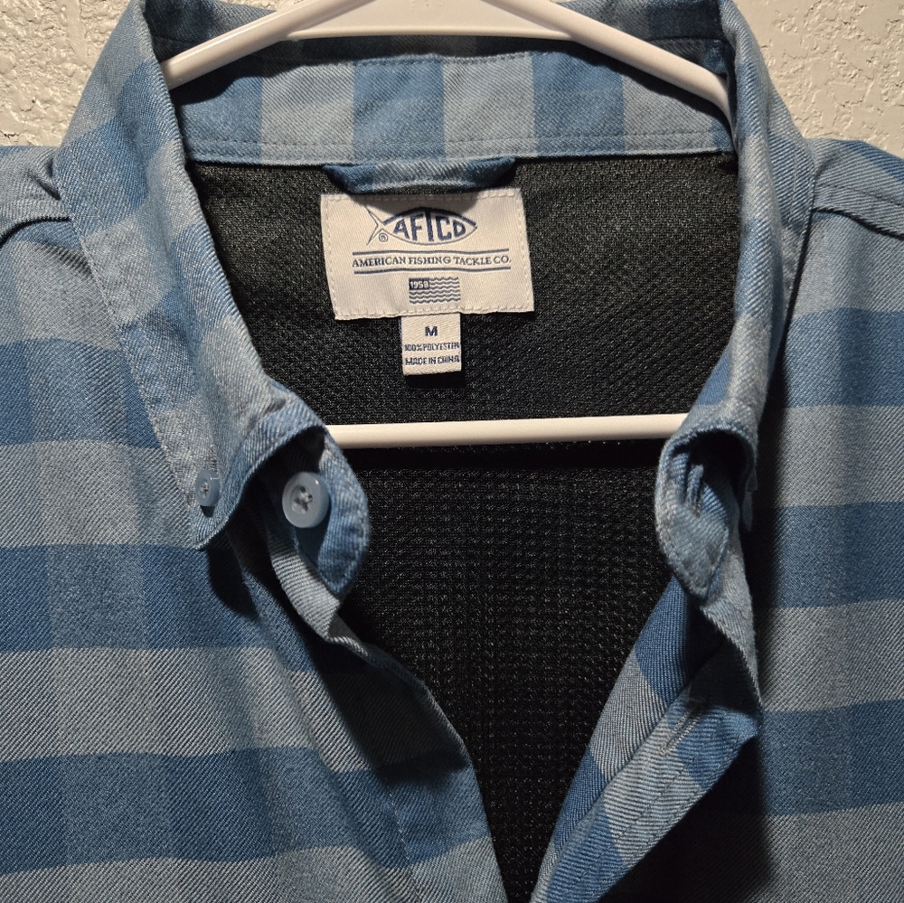 AFTCO Blue Plaid Men's Casual Shirt - Picture 2 of 5